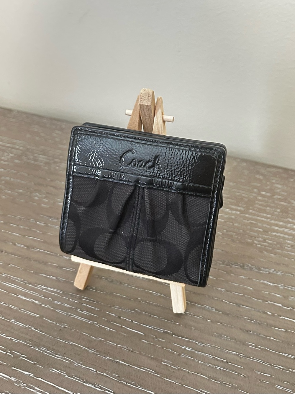 Coach Vintage Black Signature Compact Bifold Wallet EUC